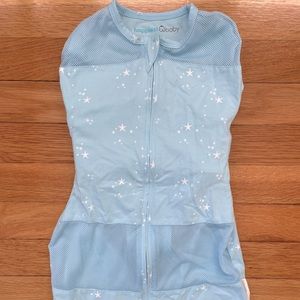 Happiest Baby Medium Stars Sleepea Organic Cotton Swaddle in Blue